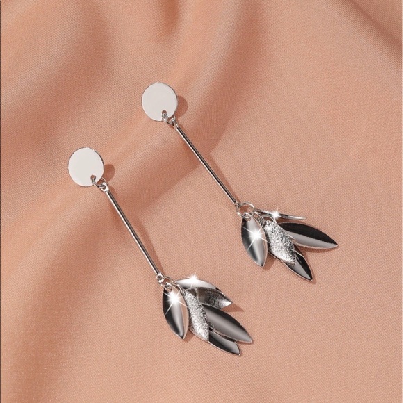 Any 4/$25! Silver Tulip Drop Stud Earrings - Picture 2 of 9